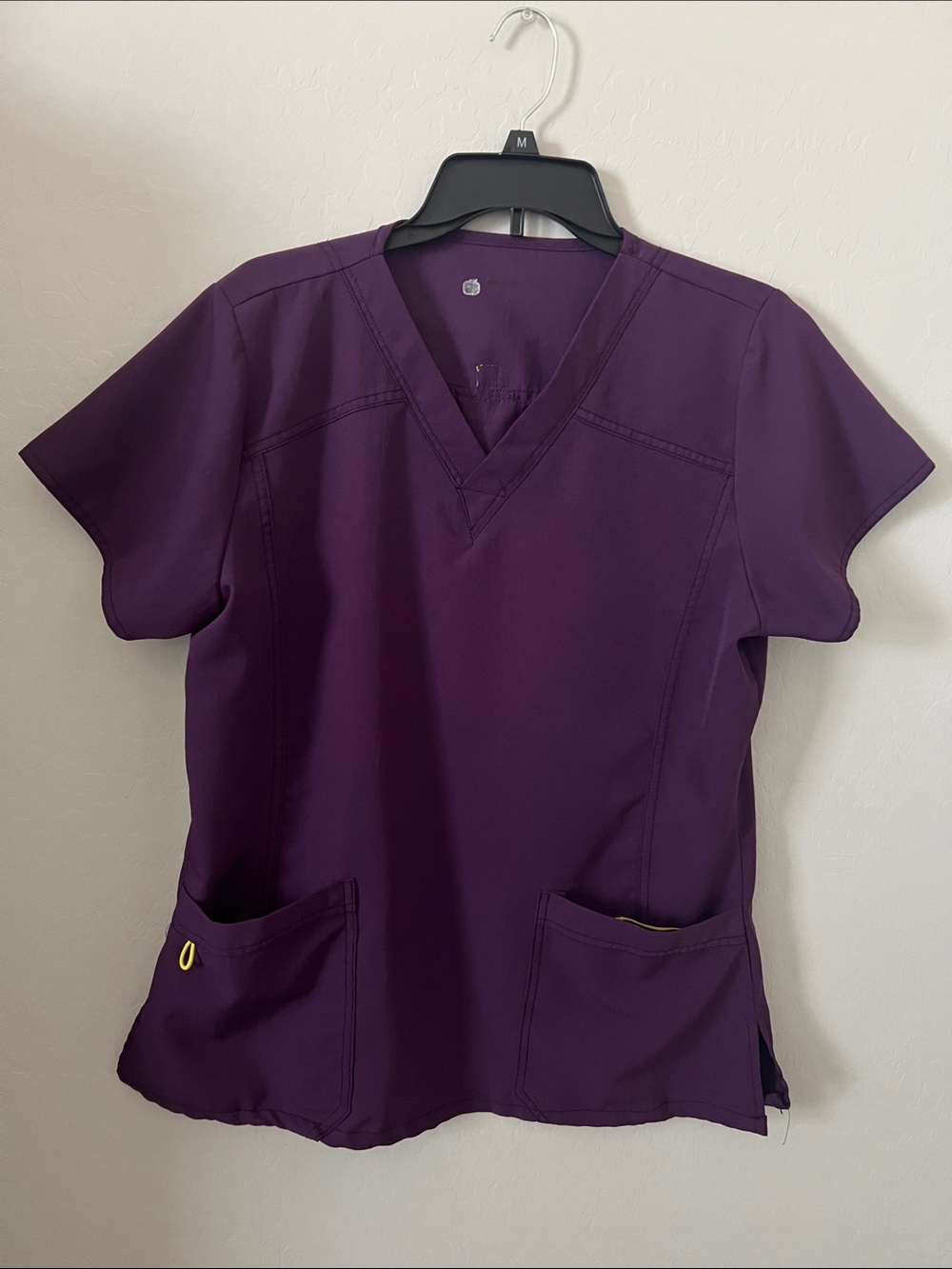WonderWink Purple V‑Neck Short Sleeve Scrub Top L